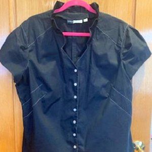 Chloe Dao Simply Black /White Top-Stitch Button-Up V-Neck Shirt Blouse Sz: XL